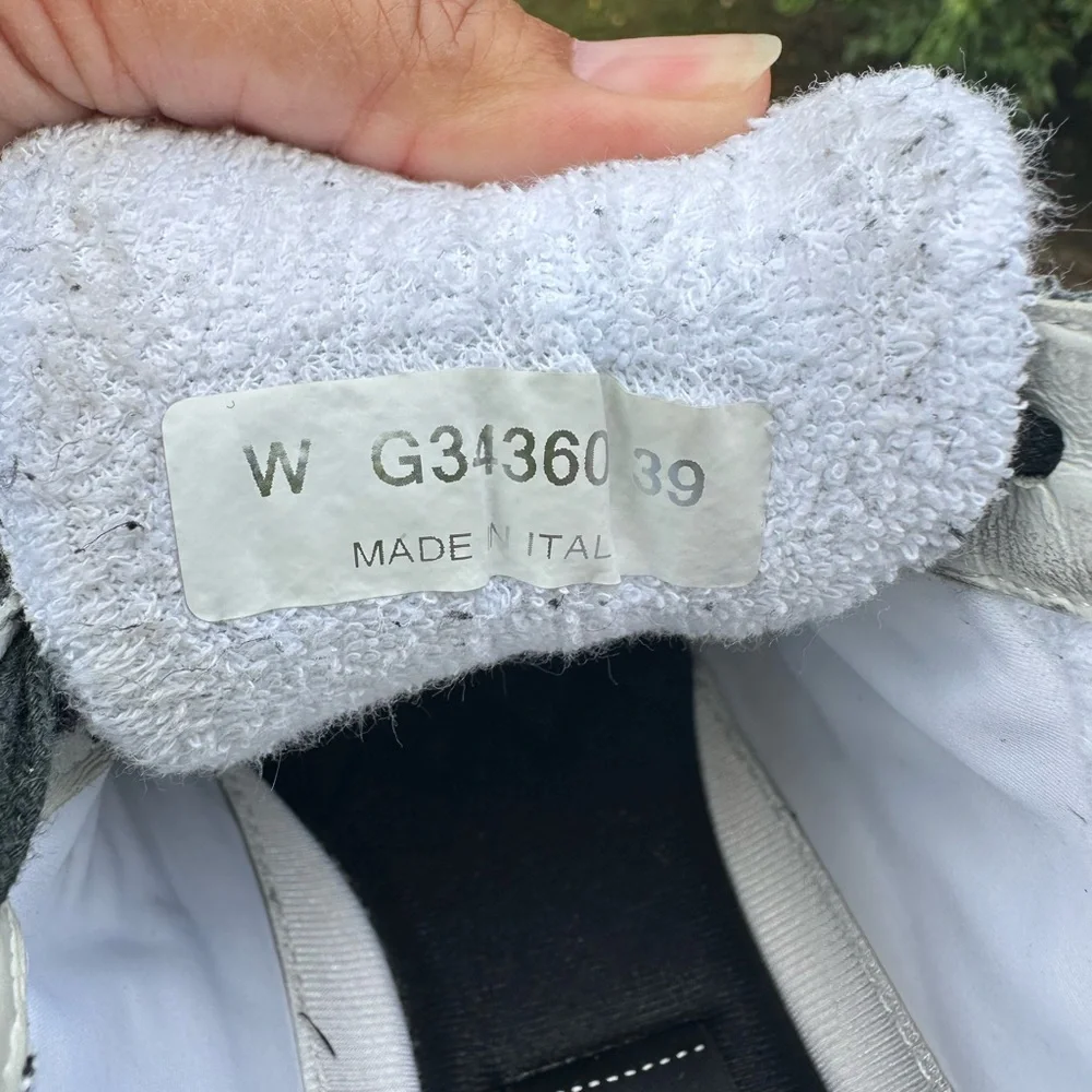 CHANEL Sneakers Size 39 - Picture 2 of 15